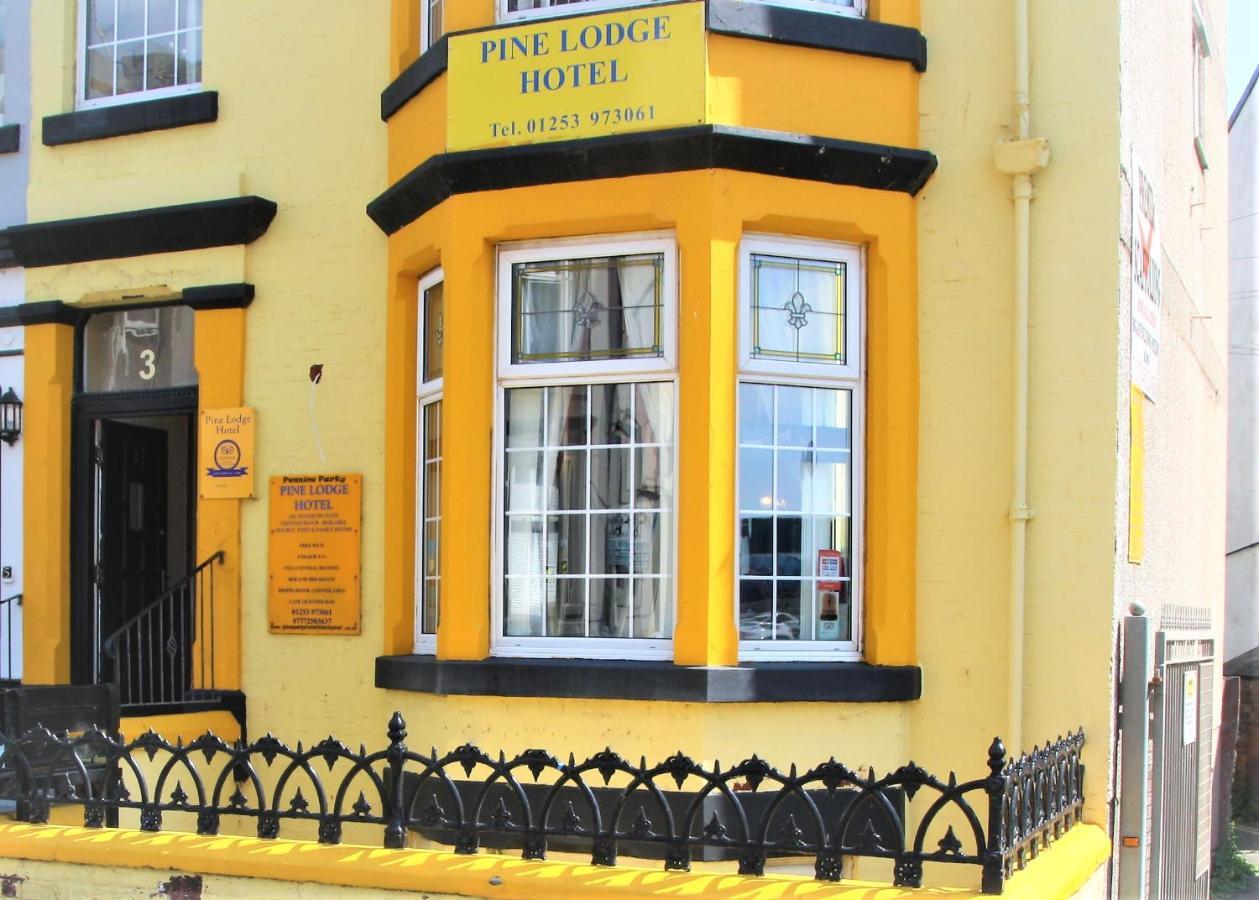 Pine Lodge Hotel — Photos 1